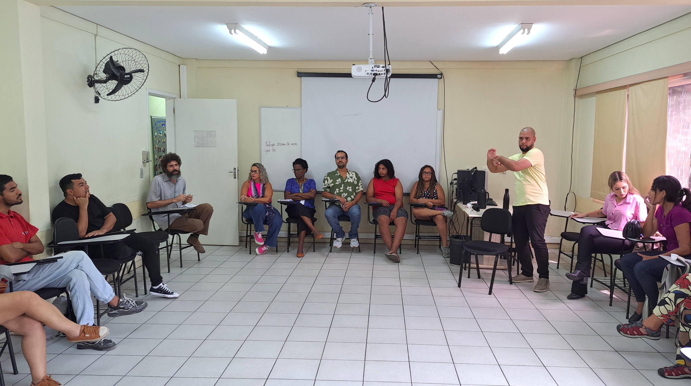 Primeiro colegiado da graduação presencial teve integrantes empossados