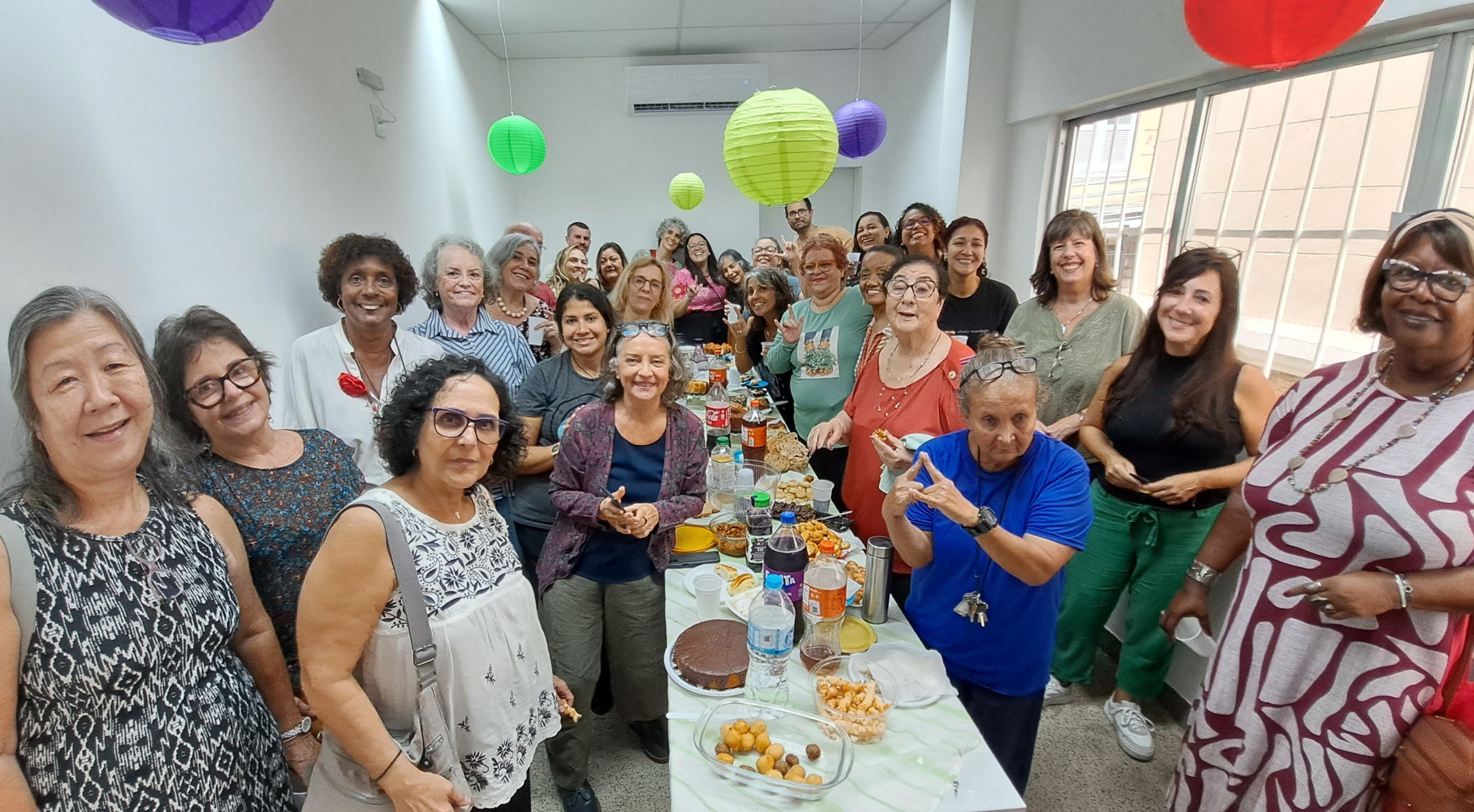 Funcionários e ex-funcionários do Sedin participaram do encontro no setor