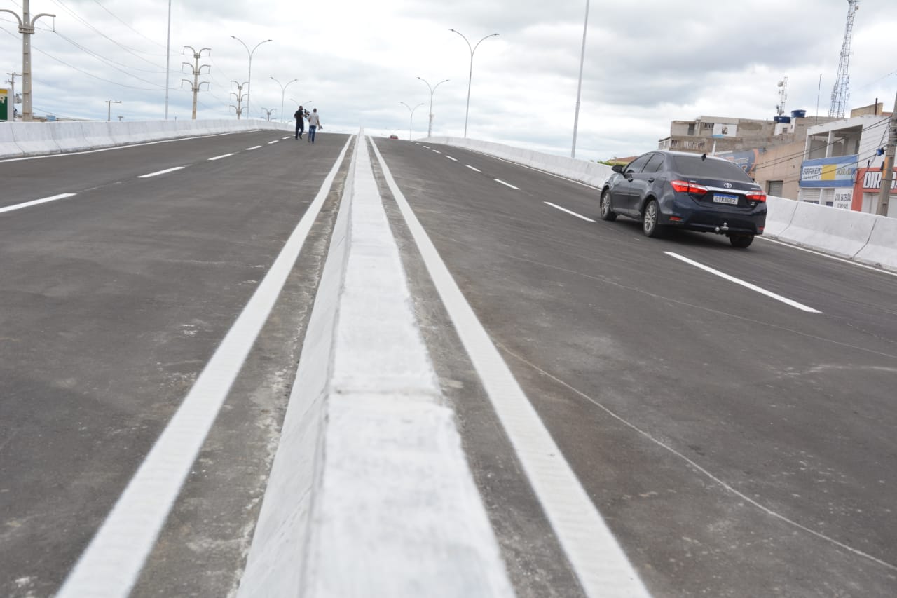 Viaduto da travessia urbana de Petrolina é liberado ao tráfego