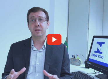 O Inmetro, por meio da Caint, exerce o importante papel de Autoridade Notificadora Nacional e de Ponto Focal brasileiro juntamente ao Acordo sobre Barreiras Técnicas ao Comércio da OMC. Mas não é só isso. Nessa edição, o coordenador Diego Pizetta fala sobre a atuação geral da Caint, incluindo seu papel na área de assessoria, gestão de cooperação internacional, apoio às negociações comerciais do Brasil e apoio ao setor produtivo na área de barreiras técnicas. E para ter um panorama da inserção internacional do Inmetro, conheça o Relatório de Atividades Internacionais.