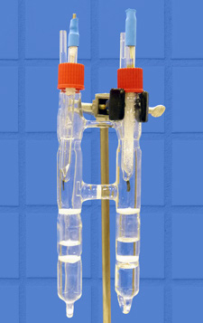 Célula para medição secundária de pH de um fluido e processo para realizar a medição