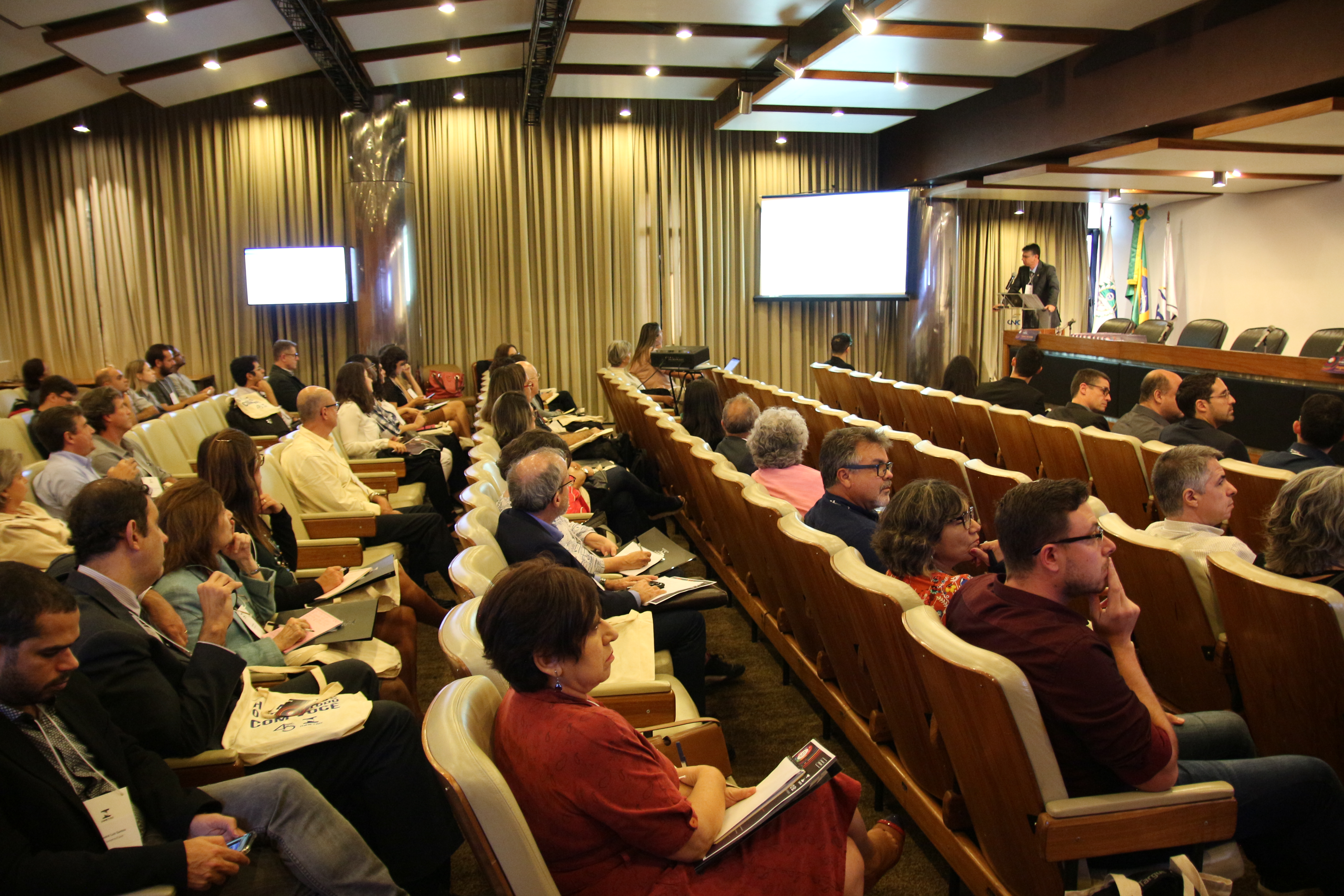 Publico do evento em celebração ao Dia Mundial da Metrologia