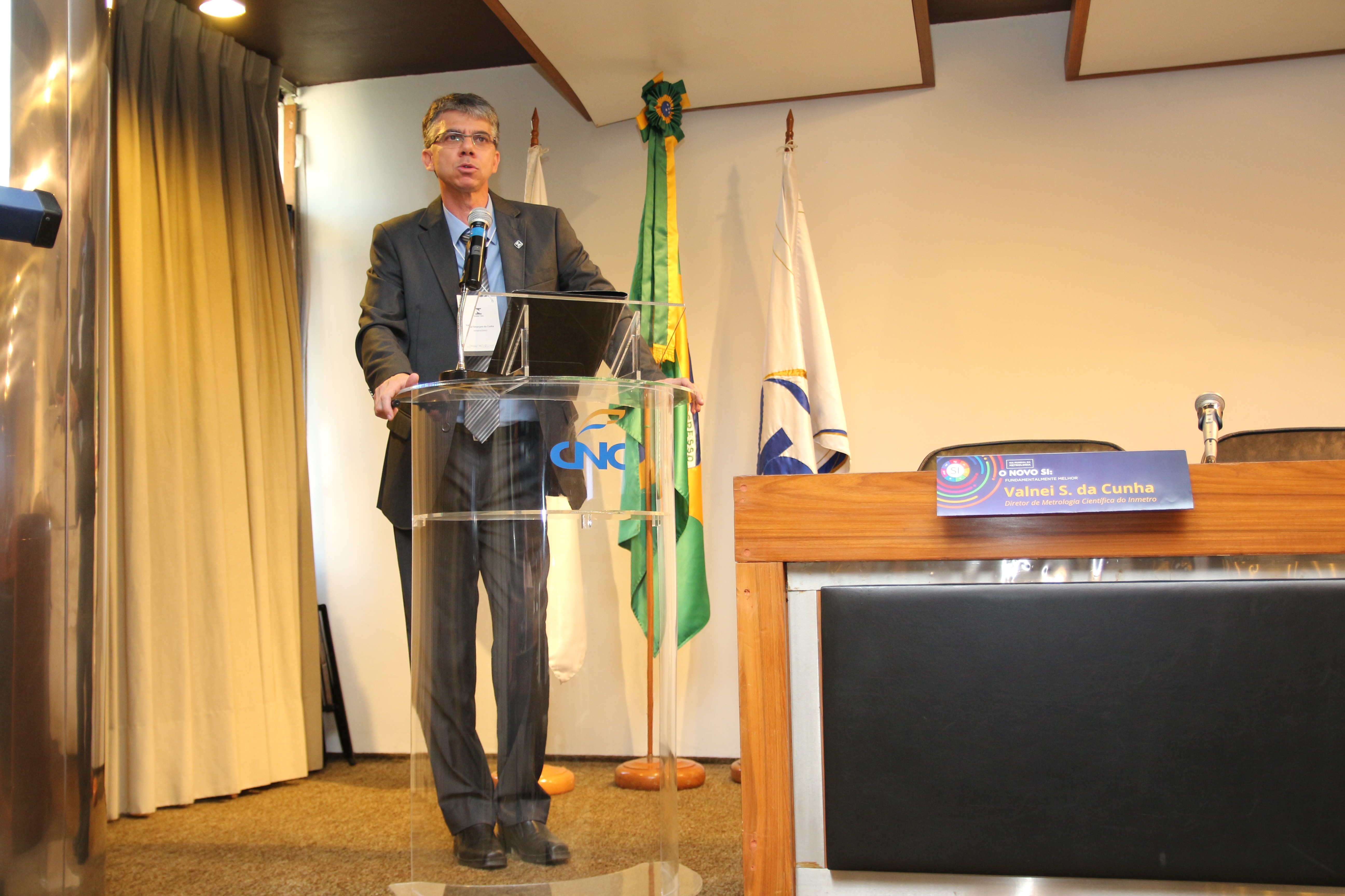 Diretor de Metrologia Científica do Inmetro, Valnei da Cunha