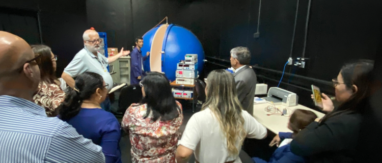 Visita proporcionou uma visão prática das atividades do Inmetro aos visitantes.