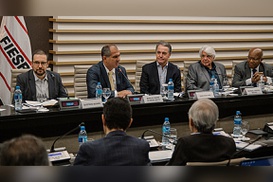 Encontro contou com 33 setores da indústria brasileira, que pediram maior fiscalização do comércio eletrônico para combater a pirataria e outras irregularidades