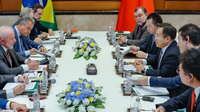 Presidente Lula se reúne na China com dirigentes da montadora chinesa que está se instalando no Brasil e discute acordo com o Inmetro