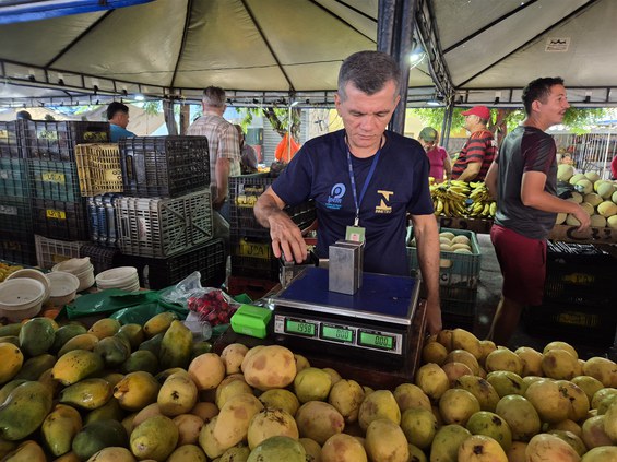 Durante as ações, as equipes identificaram erros de pesagem, falhas de conservação e uso inadequado dos equipamentos.