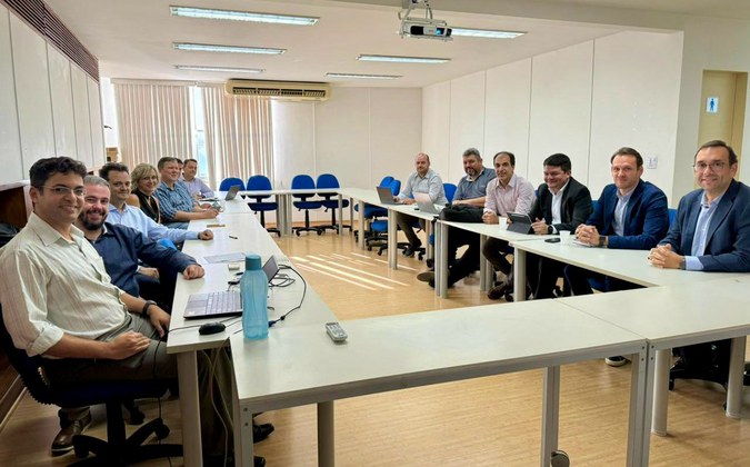 Representantes do Inmetro e da Eletros se reuniram para tratar da agenda regulatória envolvendo a eficiência energética de produtos eletrônicos