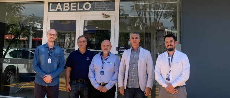 Inmetro realiza visita técnica ao Laboratório Labelo da PUC/RS para fortalecer Acordo de Cooperação