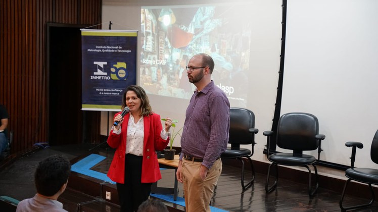 Edilaine Camillo, assessora da organização não governamental Collaborative Labeling and Appliance Standards Program (Clasp) no Brasil, falou sobre a eficiência energética dos produtos de iluminação para uso doméstico