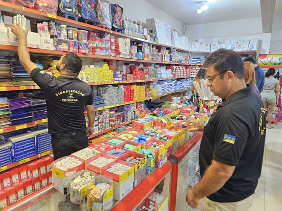 Os itens com maior percentual de irregularidade foram canetas esferográficas e rollers 19.480 (21,35%).