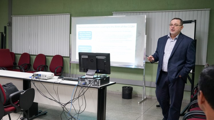 Michael Winchester, do National Institute of Standards and Technology (NIST), falou sobre o Comitê Consultivo de Metrologia em Química e Biologia (CCQM)