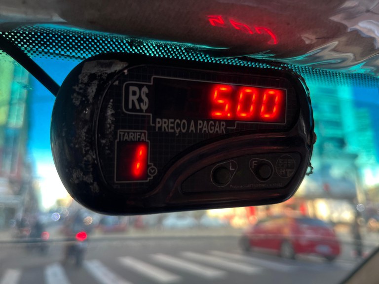 Taxistas e fabricantes não precisam mais pagar GRU para verificação de taxímetros 3