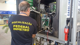 Operação “Tô de Olho no Abastecimento Seguro” fiscalizou 30 postos de combustíveis no estado gaúcho e detectou 123 bicos com irregularidades e indícios de fraudes