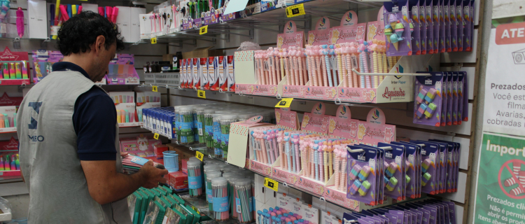 Ação nacional coordenada pelo Inmetro verifica materiais escolares e móveis usados diariamente por crianças e adolescentes