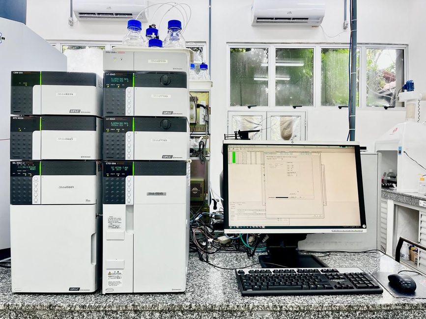 LAB-MS_HPLC_.jpeg