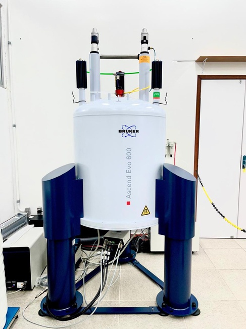 LAB-RMN_600_A.jpeg