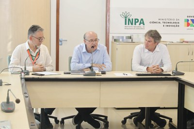 presidente BID Ilan Goldfajn no Inpa - camila barbosa (10).jpg