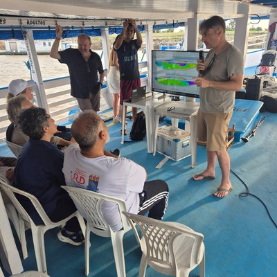 Jean-Michel Martinez na primeira parada da caravana. Foto: Henrique Pereira- Inpa.