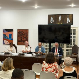 Diretor do Inpa ministrando palestra durante 25º Encontro da Rede de Estudos Ambientais de Países de Língua Portuguesa.
