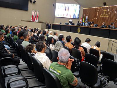Plateia presente na sessão especial da Aleam. Foto: Paulo Vinicius- PCE Inpa.
