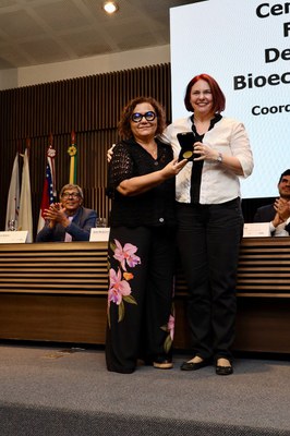 Pesquisadora Cecília Nunez. Foto Claudine Batalha/ Ascom Inpa