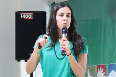 Laynara Lugli em palestra do Seminários da Amazônia. Foto:  Ana Clara Bittencourt- Ascom Inpa.