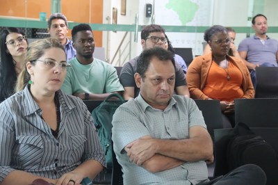 Público atento ao tema de poluição do ar. Foto: Fernanda Reis- Ascom Inpa.