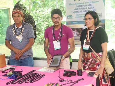 Dicionário multimidia na Mostra de Tecnologia Social do 2º ETSA. Foto Carol Sackser- Ascom.