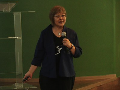 Pesquisadora do Inpa Neusa Hamada, na palestra de abertura  do Congresso. Foto: Anne Karoline/ Ascom Inpa.