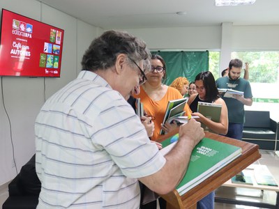 2 Café com Autores_2026_Editora Inpa_MArcos Sorrentino_Foto Anne Karoline_Ascom Inpa (6).JPG