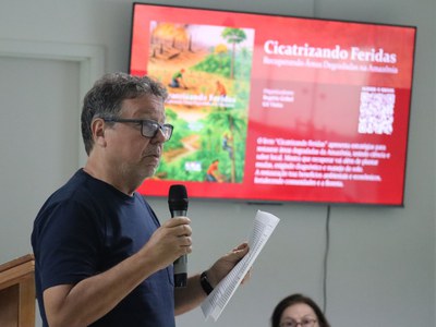 2 Café com Autores_2026_Editora Inpa_Rogério Gribel_Foto Anne Karoline_Ascom Inpa (7).JPG