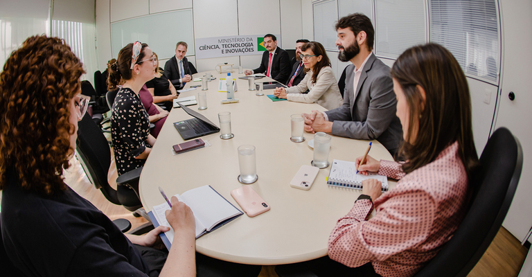 BANNER_SITE_-_AmazonFace_Reunião_MCTI_Embaixada_Foto__Luara_Baggi_ASCOM_MCTI_(1).png