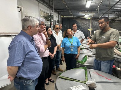 Comissão de Busca_Diretor do INPA_Visita a laboratórios do INPA_Foto Cimone Barros_ASCOM INPA (1).jpg