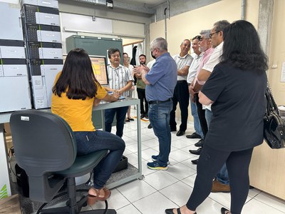 Comissão de Busca_Diretor do INPA_Visita a laboratórios do INPA_Foto Cimone Barros_ASCOM INPA (2).jpg
