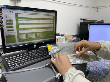 Laboratorio de Quimica Ambiental - Iete - Analise de carbono - Elaine Pires - Foto Lucas Batista - INPA (15).JPEG