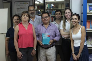 Dr. Gonzalez e Equipe Biblioteca