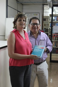 Doação do Livro a Biblioteca