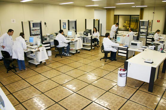 Área de Calibração de Grandezas Elétricas e Frequência.