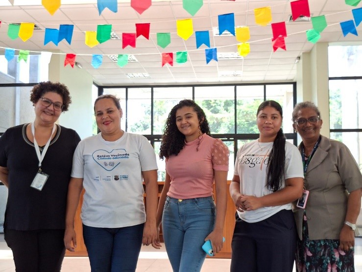 Alessandra Gomes (INPE) e Adriana Rabelo, Ana Carolina dos Santos, Jamile de Sousa e Maria de Lourdes de Sousa (Equipe SESMA).
