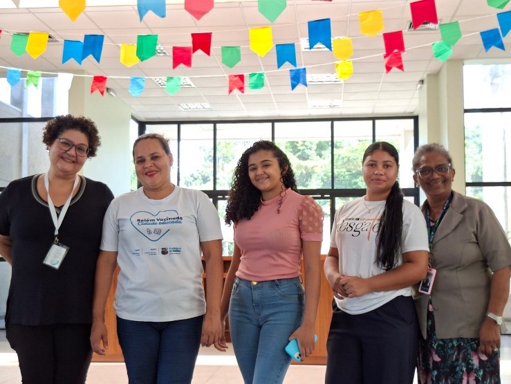 Alessandra Gomes (INPE) e Adriana Rabelo, Ana Carolina dos Santos, Jamile de Sousa e Maria de Lourdes de Sousa (Equipe SESMA).