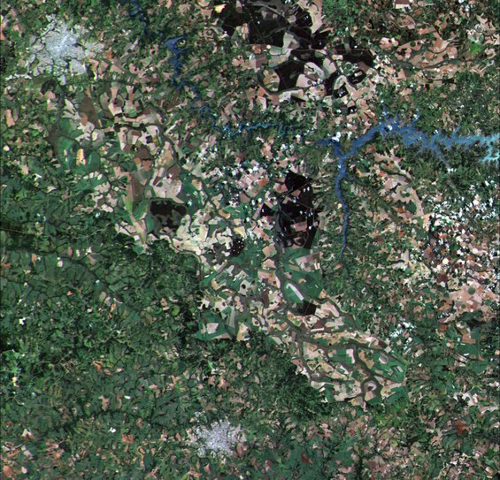 Imagem captada pelo satélite Amazonia 1 do dia 22/03/2021, município de Uberaba/MG, composição colorida RGB das bandas 3 + 2 + 1.