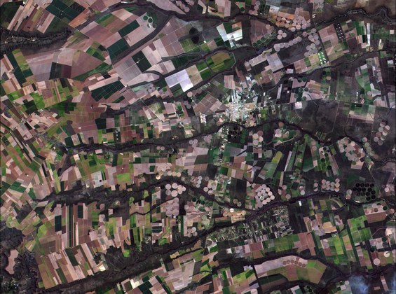 Imagem captada pelo satélite Amazonia 1 no dia 27/03/2021, da região de Luis Eduardo Magalhães/BA, composição colorida RGB das bandas 3 + 2 + 1.