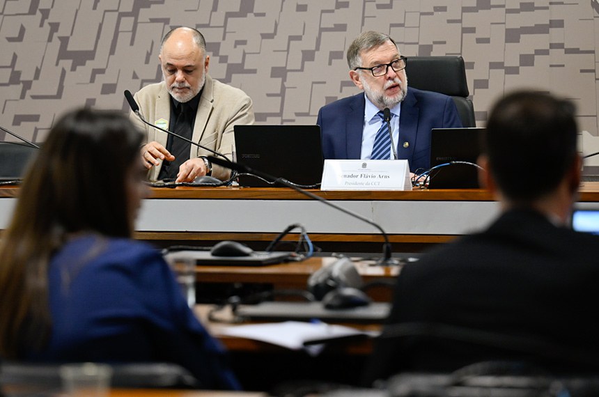 Claudio Almeida, pesquisador do INPE, em audiência pública no Senado. Foto: Agência Senado.