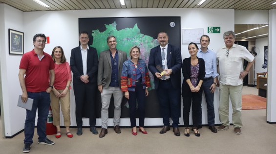 Participantes da primeira reunião após a assinatura do Protocolo de Intenções.