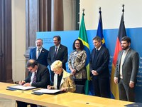 Assinatura da Carta de Intenções entre o INPE e o DLR