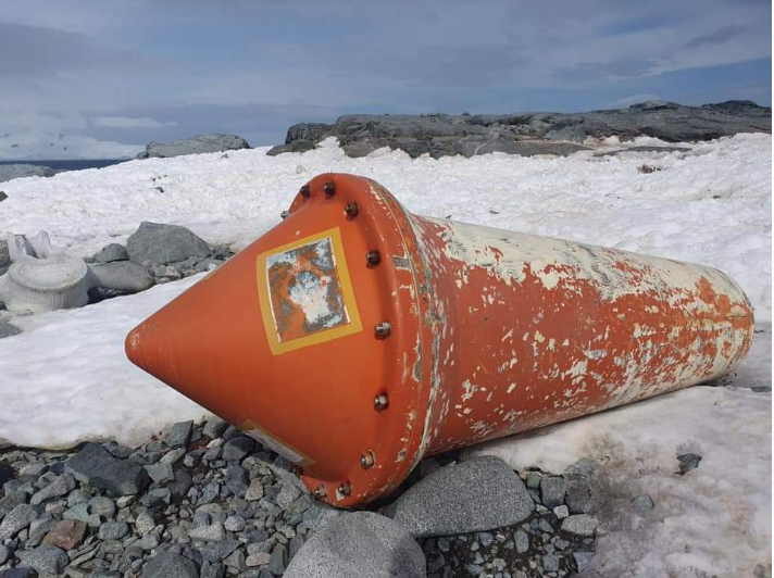 Boia oceanográfica de deriva do INPE lançada em 1991 é recuperada na ...