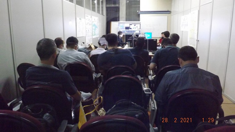 015- Sala de Especialistas do AMZ-1 e de Sistemas de Solo - LIDSAT e equipes em preparação para o início do suporte às operações de LEOP do AMZ-1  28020221.JPG