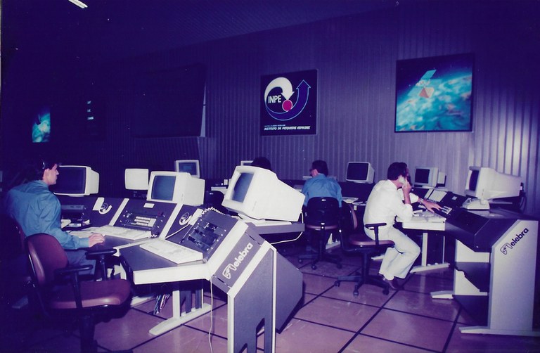 21- Lançamento do SCD-1 - ECV atuando em operações de LEOP.jpg