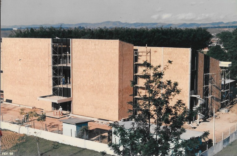 4- Vista Panorâmica do Prédio do CCS quase finalizado.jpg